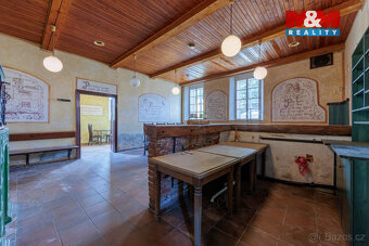 Prodej rodinného domu 500 m², Mlečice - 6