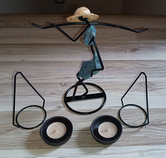 Dekorační kovový svícen Africká žena s kloboukem - 6