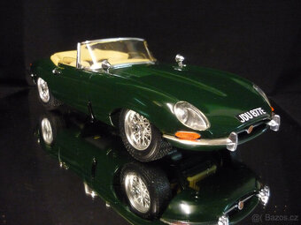 Jaguar E Type Cabriolet zelený Bburago 1/18 - 6