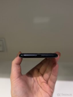 iPhone SE 2022 128GB - 100% baterie - 6