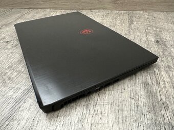 OBŘÍ 17.3” HERNÍ NOTEBOOK- MSI i5 10gen/SSD/GTX/NOvÁ BAT - 6