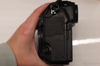 Tělo Nikon Z8 - stav nového - 6