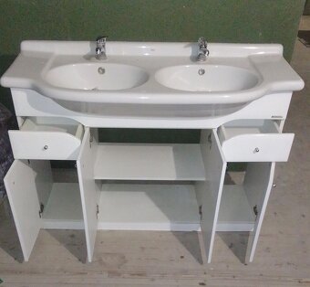 kOUPELNOVÁ SKŘÍNKA S UMYVADLEM - 6