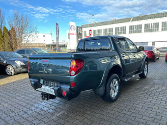 2.5DI-D Double Cab Intense 4x4 - 6