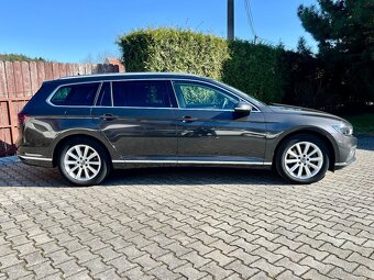 Volkswagen Passat 2,0 TDI / MATRIX / TAŽNÉ / 2021 - 6