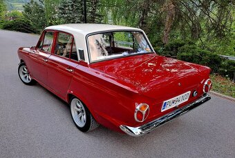 Predám FORD CORTINA - 6