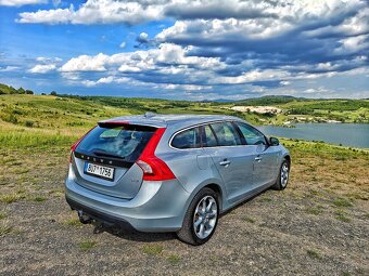 Volvo V60 D3 2.0D pětiválec 120kw manuál - 6