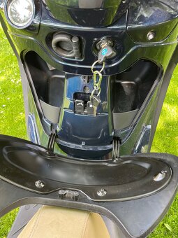 Piaggio Becerly 500ie najeto 13720 rv 2012 - 6