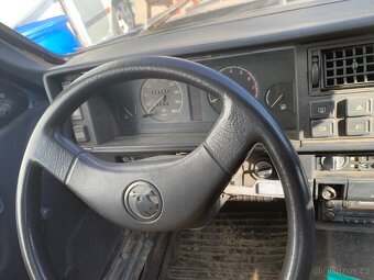 Prodám ŠKODA FAVORIT 136L - plně pojízdný vcelku - 6