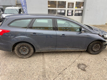FORD FOCUS - 6