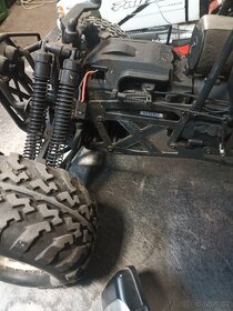 Savage x 1:8 - 6