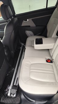 Kia Sportage 2.0 CRDI AWD - 6