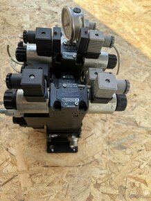 HYDRAULICKY ROZVÁDZĚČ - 6