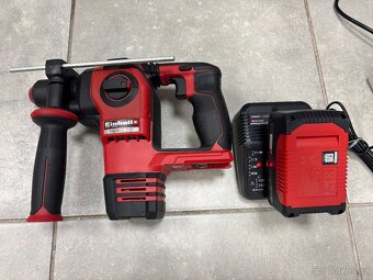 Einhell Herocco 18V, 4.0Ah a Power X-Charger 3A - 6