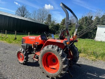 Kubota L3200 - 6