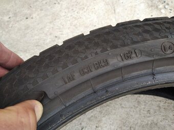 Prodám zimní pneu Continental 235/40 R19 - 6