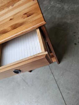 NOČNÍ - ODKLÁDACÍ STOLEK IKEA LEKSVIK S DROBNOU VADOU - 6
