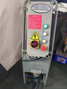 Nízkozdvižný nůžkový zvedák 3t - málo používaný stáří 5 let - 6