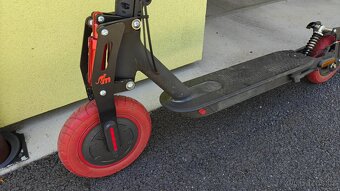 Vytuněná Xiaomi Electric Scooter Mi Pro 2 - 6