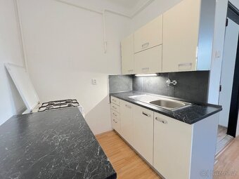 Pronájem startovacího bytu 1+kk, 34 m2 - střed Znojma - 6