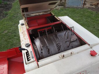 Mini mlátička - kombajn Yanmar - 6