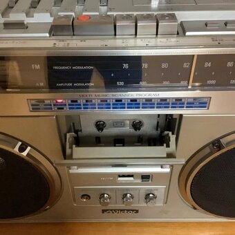 Dobrý den prodám Radiomagnetofon JVC RC M70L, rok 1981 vše - 6