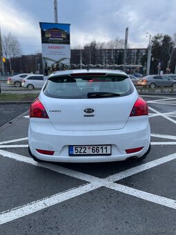 Kia Ceed 1.6 92kW, 2010, pojízdná, na opravu nebo díly - 6
