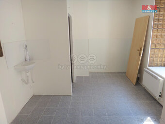 Pronájem obchodního prostoru, 13 m2, Kladno, ul. Komenského - 6