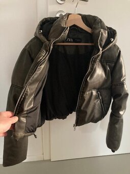 Teplá bunda bomber kožená/koženková teplá zn. Zara - 6