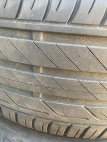 Bridgestone 215/55 r17 - 6