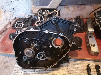 Suzuki Vz 800 Marauder, Díly motoru a chladič - 6