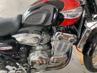 Triumph Adventurer 900 - 6