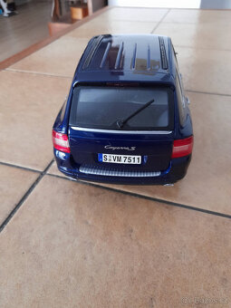 Model auta Porsche Cayenne S - 6