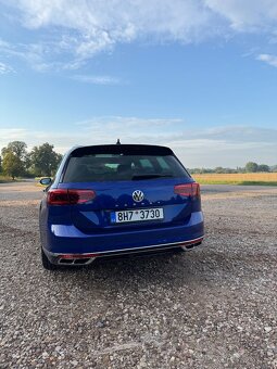 VW Passat R-Line B8 – 140 kw — 2.0 Tsi — Lapitz Blue — DSG - 6