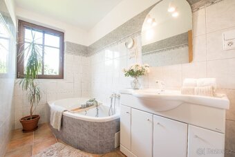 Prodej víceúčelového rodinného domu se sálem Javorník - 6