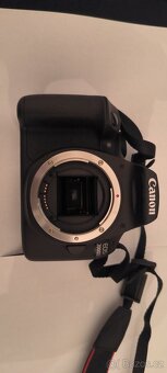 Canon EOS2000D+ objektiv 18-55 IS II černý - 6