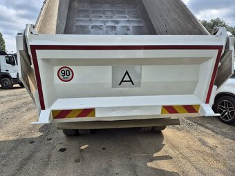 Mercedes arocs 8x4 - 6