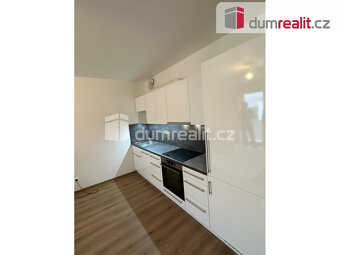 Světlý 2+kk s garáží, 50,8 m2 + 5,2 m2 balkon, 3.patro, OV, - 6