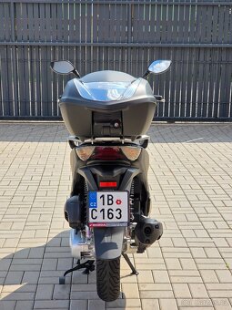 Honda SH 125i, kufr, původ ČR, servisní knížka - 6