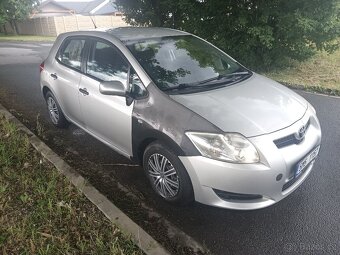 Toyota Auris 1.4 2009 - 6