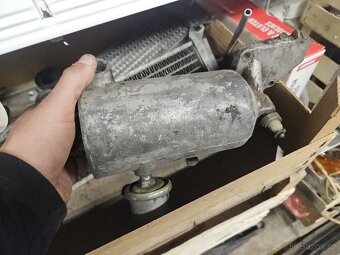 Volha 24 - olejové chladiče, korpus filtru volat - 6