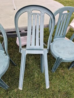 Plastový zahradní nábytek - 6