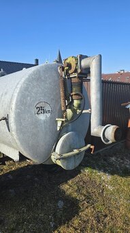 Nádrž na vodu 5.000L oboustranný pozink. Tlaková nádrž - 6