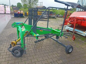 Pěkný Shrnovac sena Deutz- Fahr 3,7 m - 6