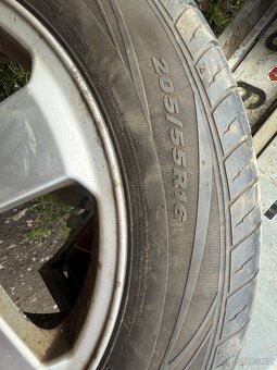 Prodám 4x pneu a lité kola - 6