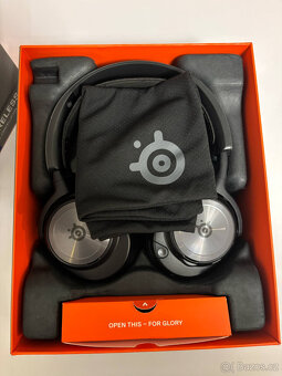 Steelseries Arctis Nova PRO Wireless - 6