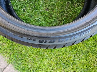 Sada zimních pneu Pirelli Sottozero 245/35 R18 a 225/40 R18 - 6