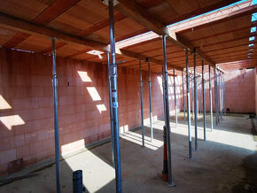 Pronájem stavebních stojek a podpěr. - 6