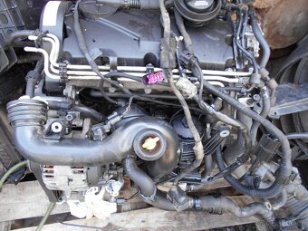 nd z škoda octavia 2 1.9tdi 77kw černá bílá zelená - 6