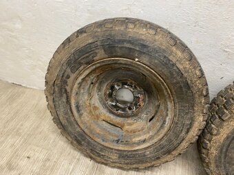 2x PLECHOVÝ DISK 4x130 S PNEU 6,40-15C 94/93L 4mm - 6